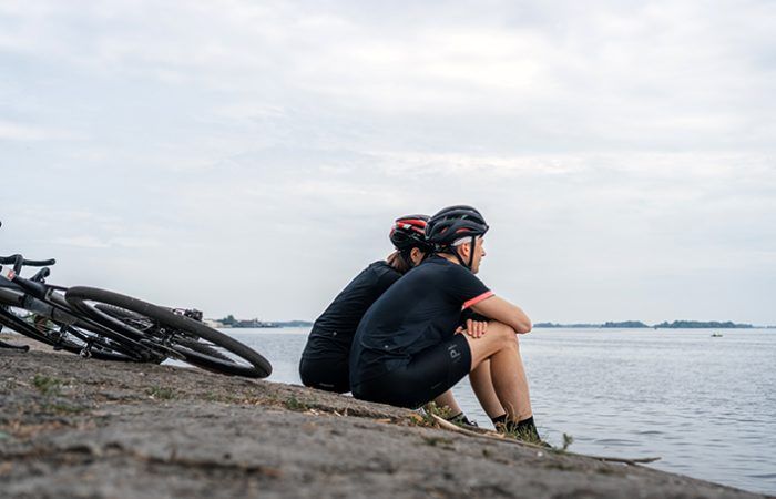 Dos ciclistas estancados y desmotivados